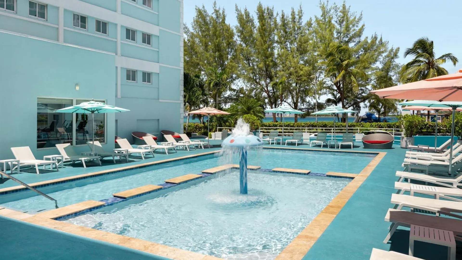 Courtyard By Marriott Nassau Downtown/Junkanoo Beach