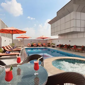 Ramada By Wyndham Deira Hotel Dubái