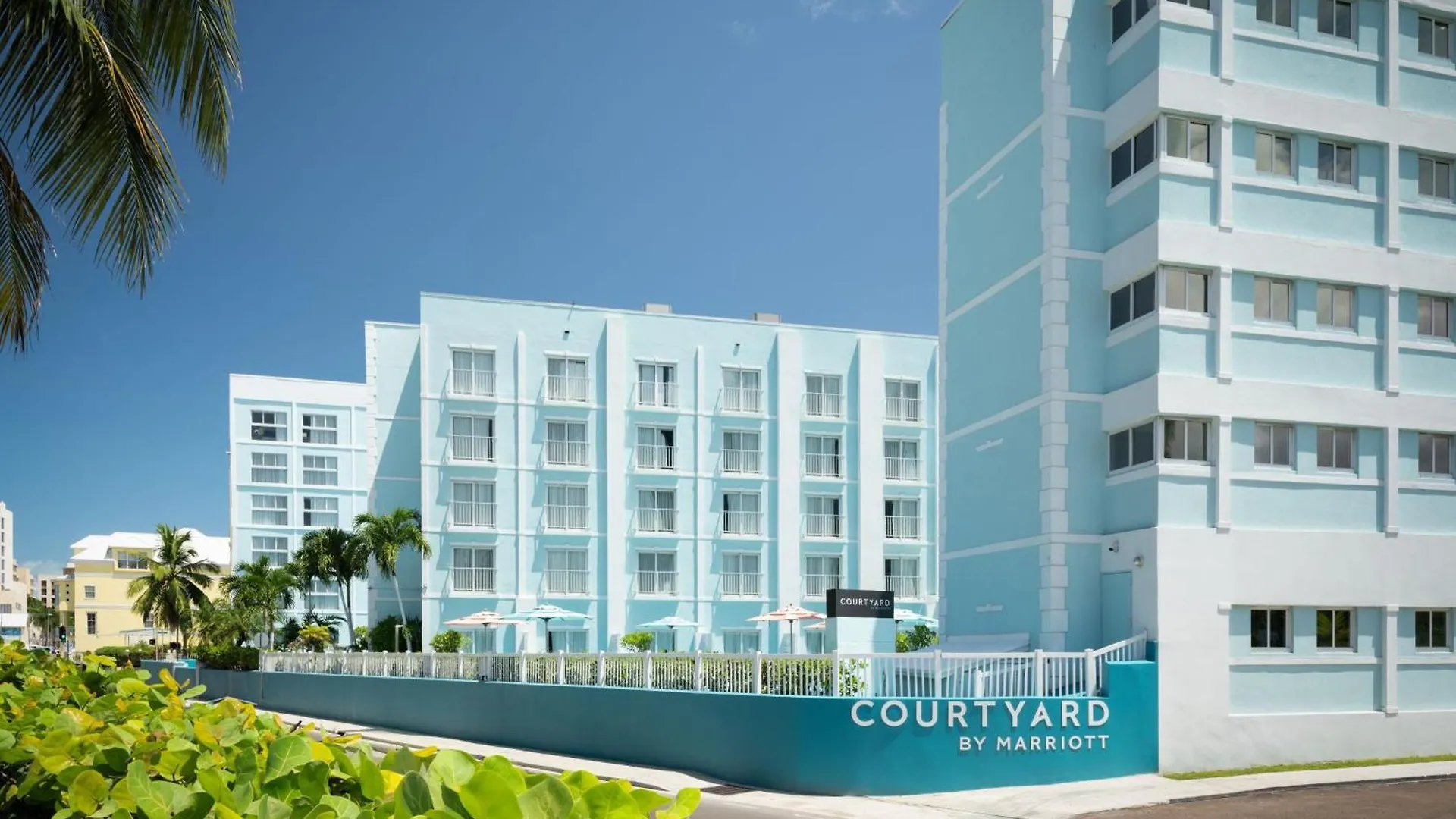 Courtyard By Marriott Nassau Downtown/Junkanoo Beach Hotel